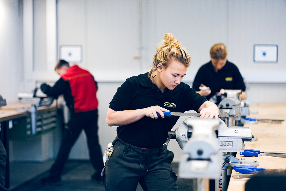PALFINGER fördert Frauen auf allen Karrierestufen, von der Lehre bis in Führungspositionen.