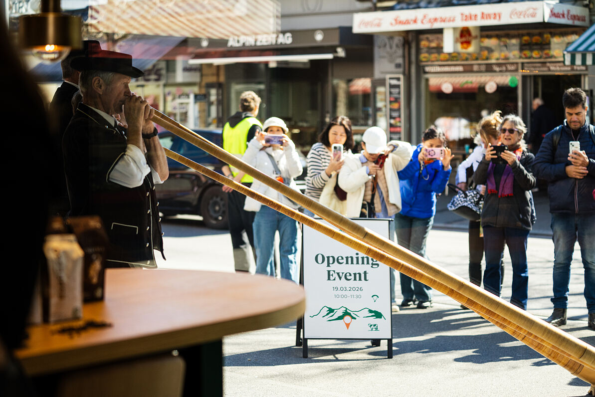 Starbucks Opening Interlaken