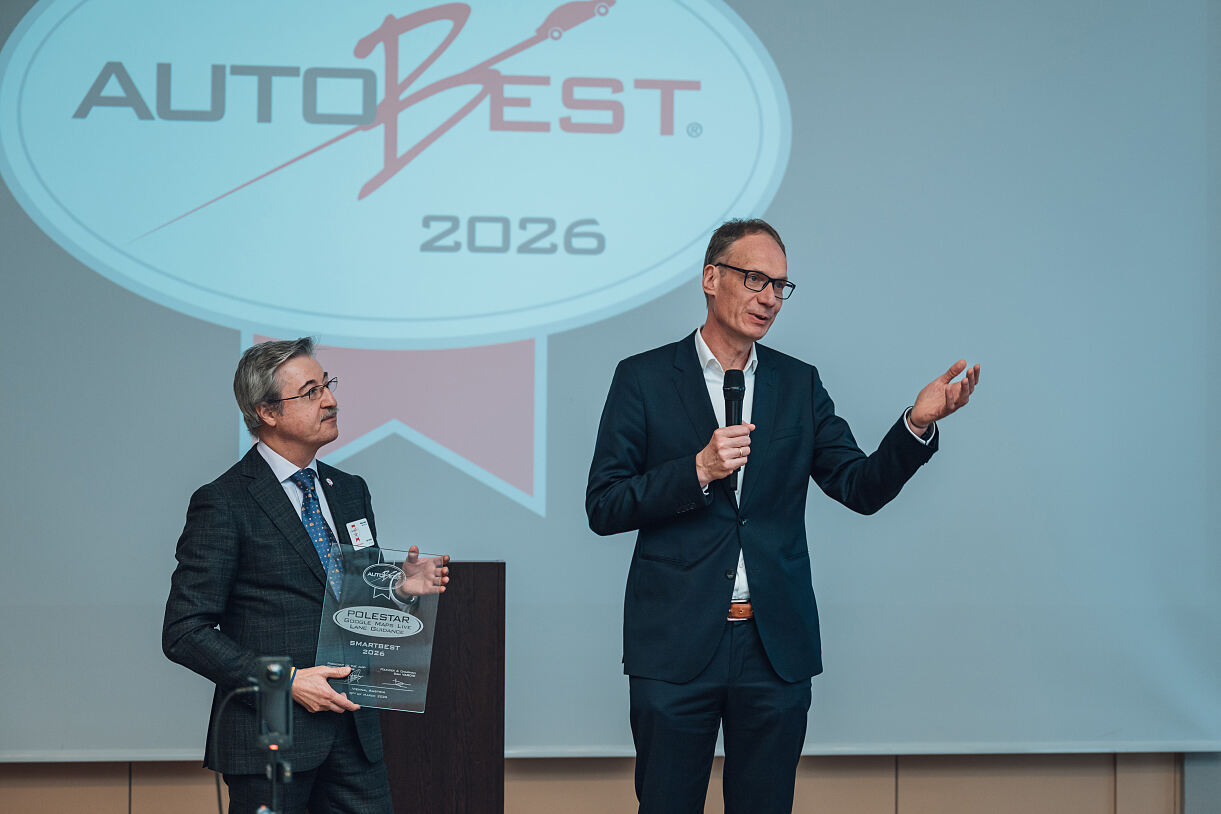 Michael Lohscheller receives AUTOBEST “SMARTBEST 2026” award