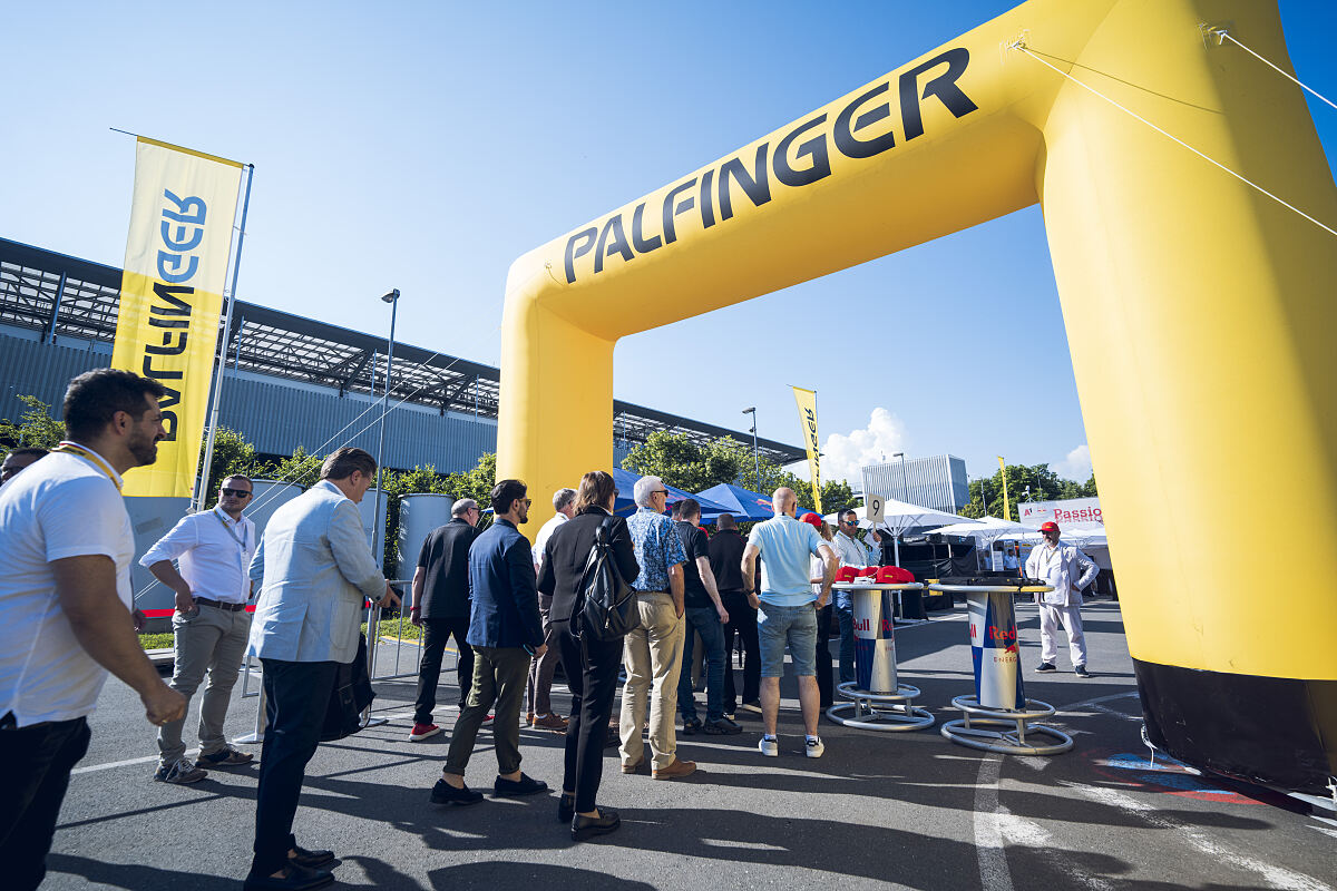 PALFINGER begrüßte rund 250 Teilnehmende aus 42 Ländern bei der EMEA Sales and Service Conference 2026.