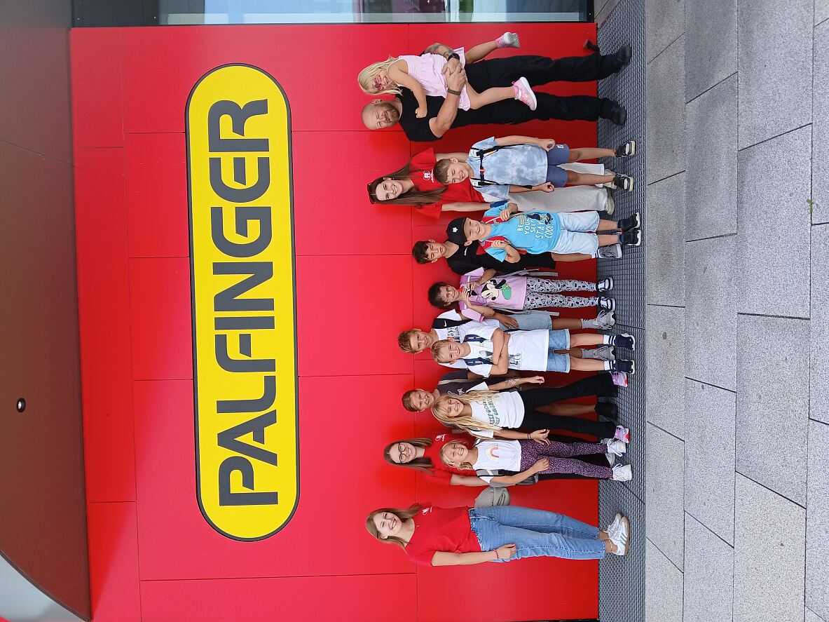 Viele strahlende Gesichter bei der PALFINGER Sommerferienbetreuung.