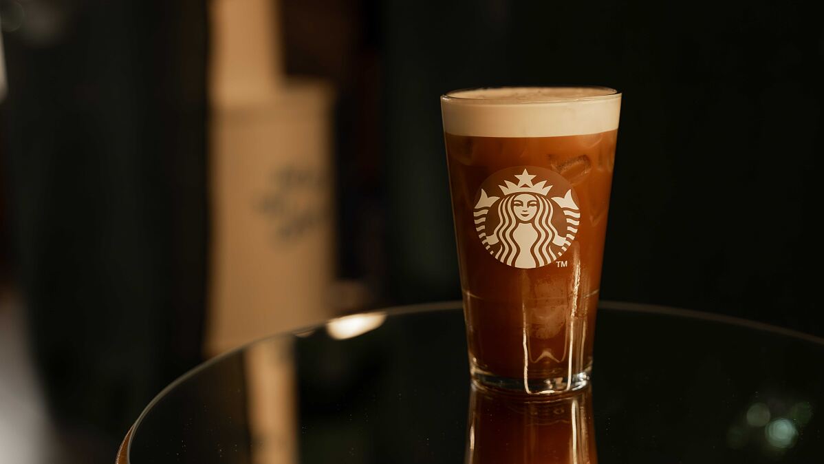 Eröffnung Out of the Green Starbucks Coffee House Central