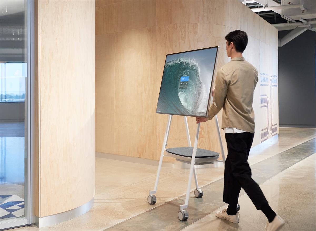 Microsoft Surface Hub 2S
