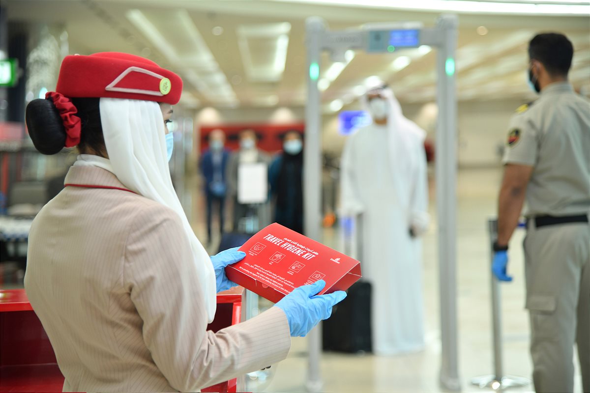 Kostenlose Hygienekits für alle Passagiere beim Einchecken am Dubai International Airport und auf Flügen nach Dubai