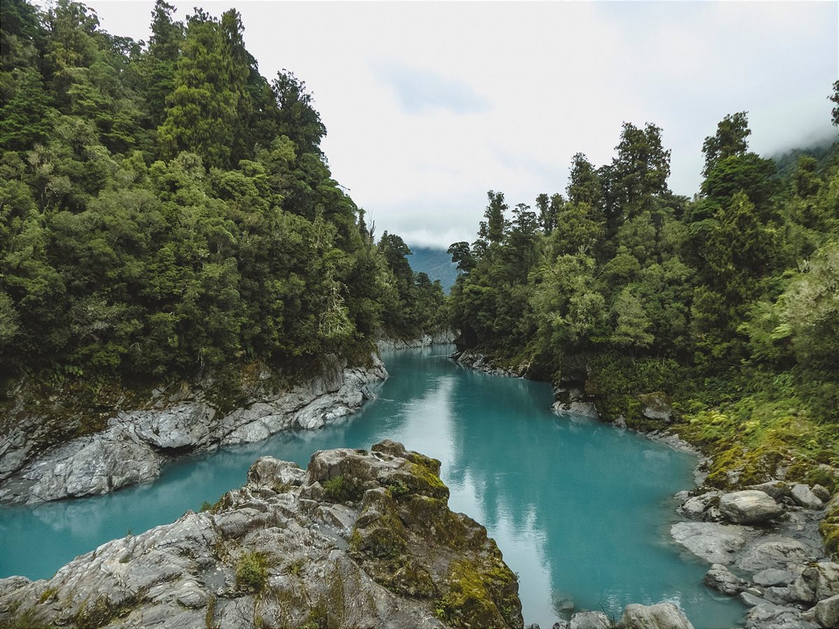 tyler-lastovich-iD9F5pzNwLk-unsplash-scaled