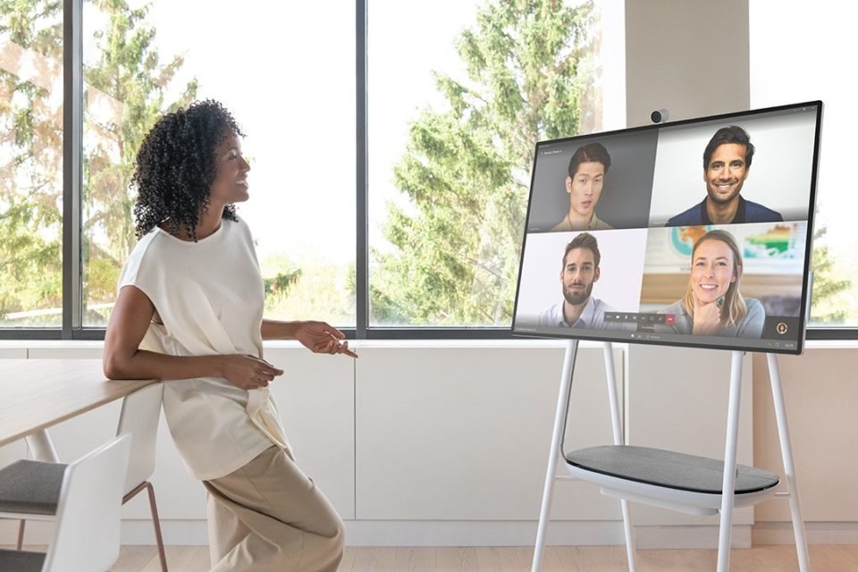 Surface-HUb-2S_1-960x640