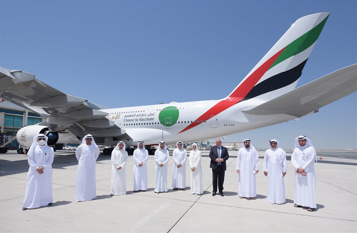Emirates zelebriert mit Sonderflug EK2021 die beeindruckende Impfkampagne der VAE 