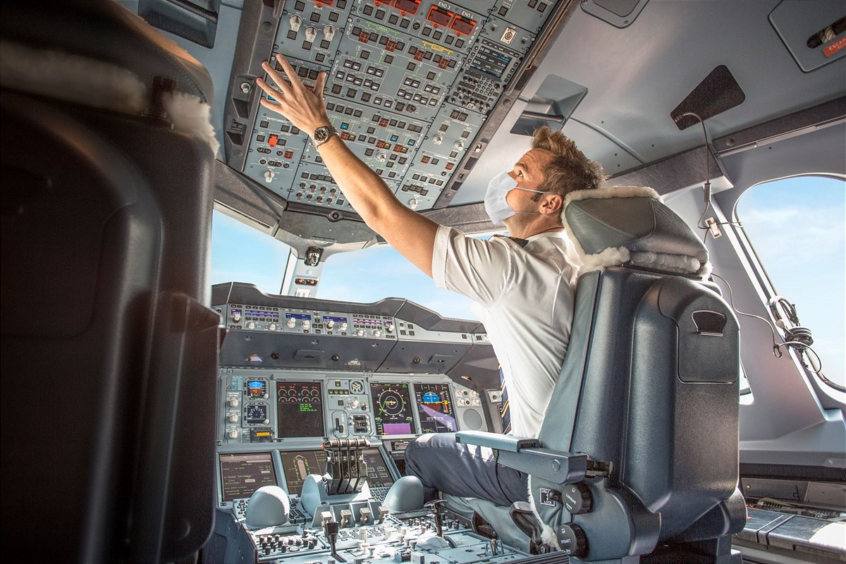 Emirates Pilot