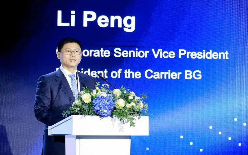 Li Peng, Präsident von Carrier BG, Huawei, hält eine keynote speech