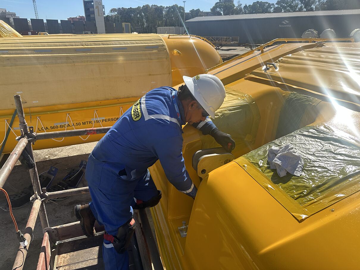 Maintenance work on cruise ship equipment requires maximum accuracy and planning. 