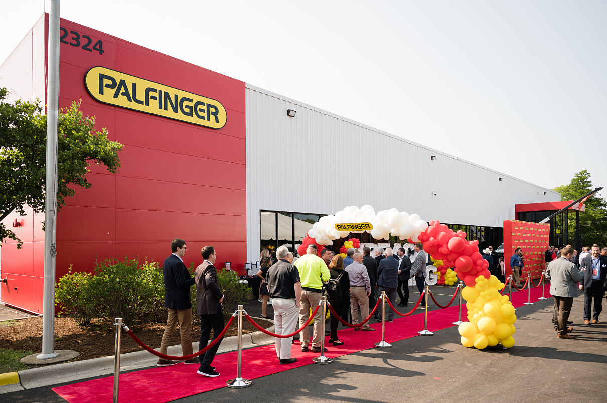 The first PALFINGER fan shop: An all-round brand experience