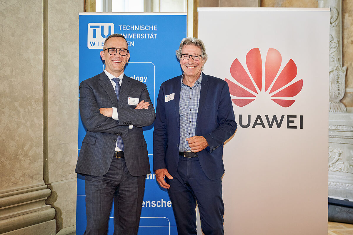 Radoslaw Kedzia, Vice President of Huawei CEE&Nordic Region und Kurt Matyas, Vizerektor Studium und Lehre TU Wien