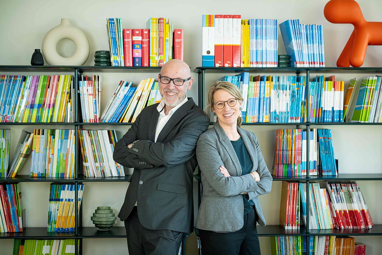 Philipp Nussböck und Christina Hauer, Geschäftsführung des öbv und Podcast-Hosts von #klassezwanzigzukunft