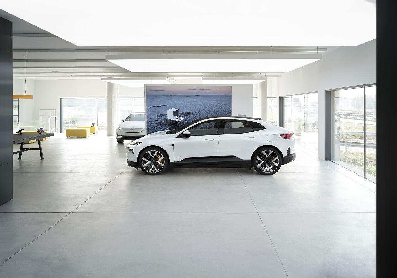 Polestar 4 in Milan Space