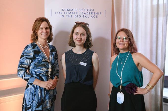 Die „Summer School for Female Leadership in the Digital Age“ der European Leadership Academy (ELA) fand heuer in Warschau statt. Österreich wurde in diesem Jahr von der 23-jährigen Yale-Absolventin Veronika Denner repräsentiert. 