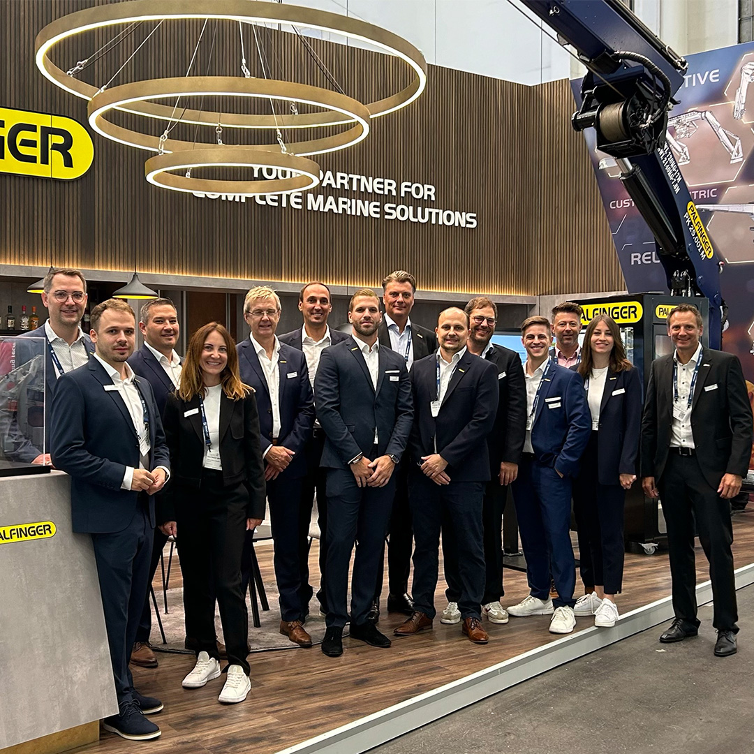 Das PALFINGER MARINE Team beim Messestand