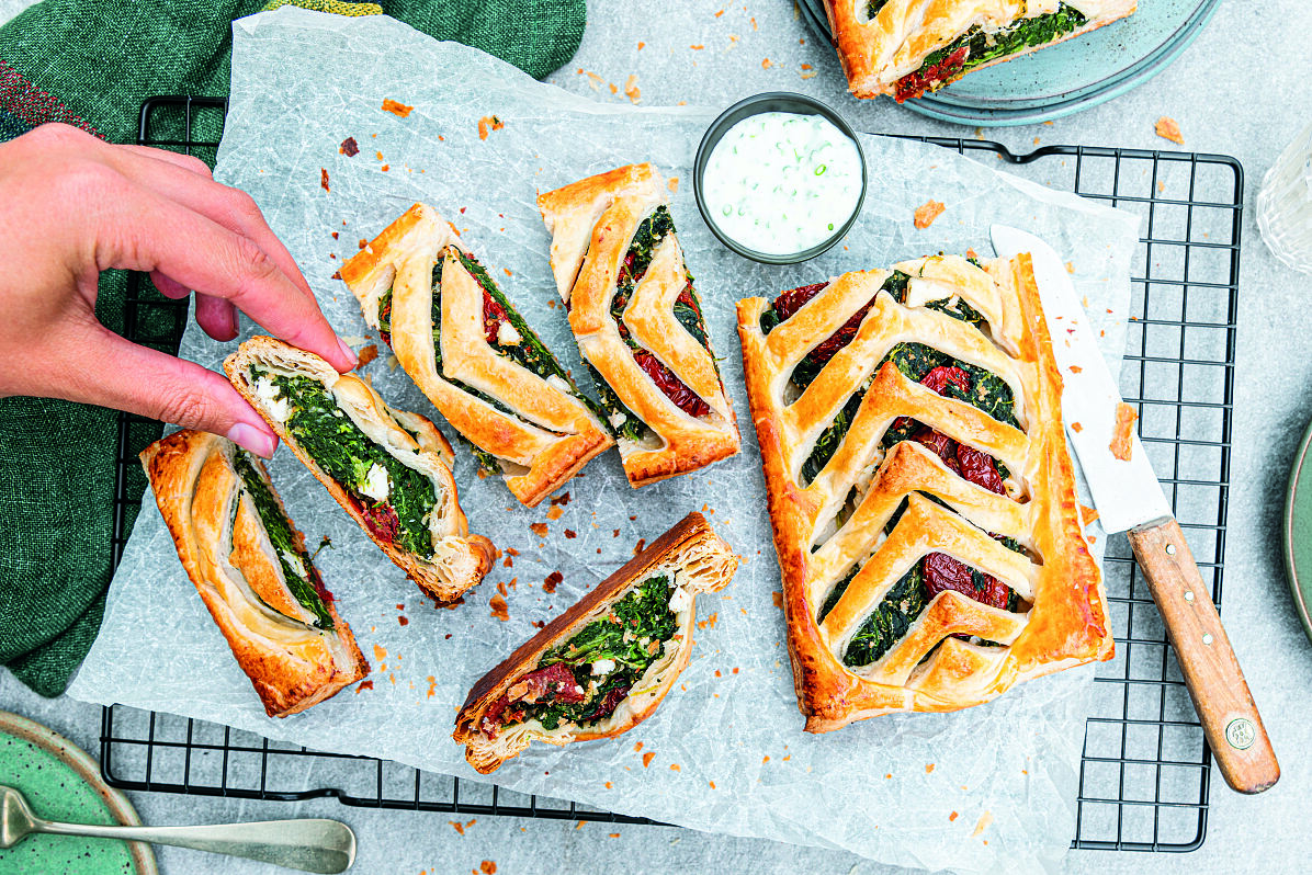 TF_Rezeptfoto_BLT_TomatenFeta-Spinat-Strudel_quer_300dpi