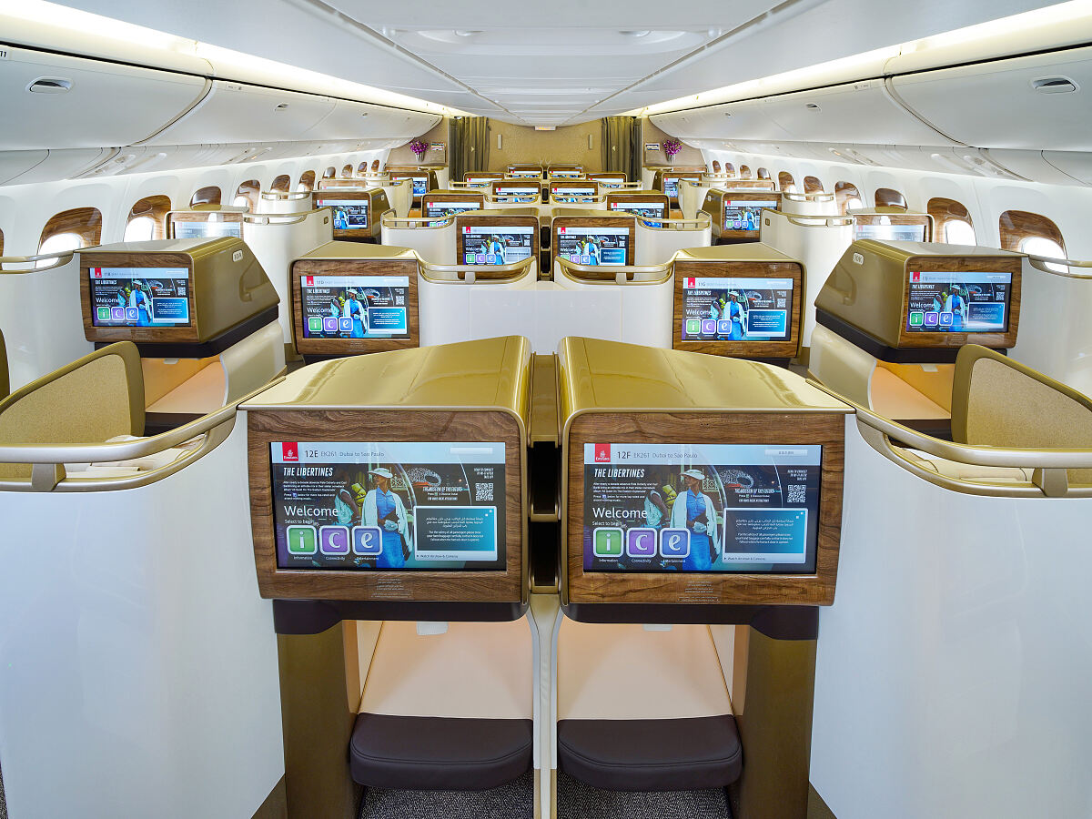 Neue Emirates Business Class in der modernisierten Boeing 777