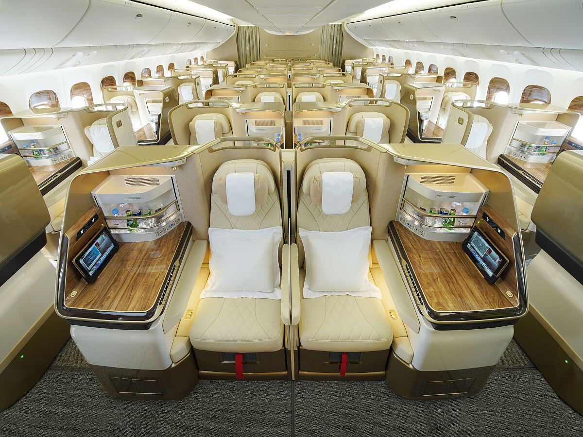 Neue Emirates Business Class in der modernisierten Boeing 777