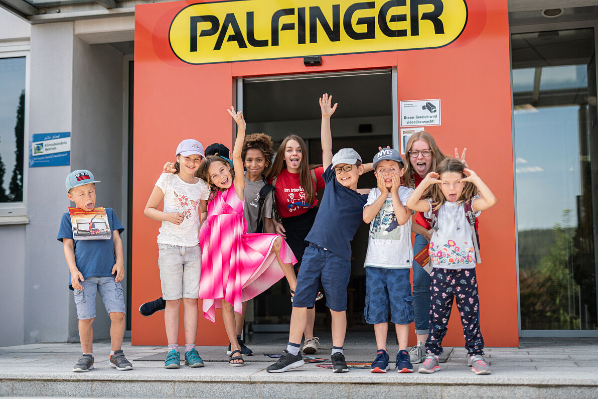 Beruf und Familie im Einklang: PALFINGER wurde als familienfreundlicher Arbeitgeber ausgezeichnet