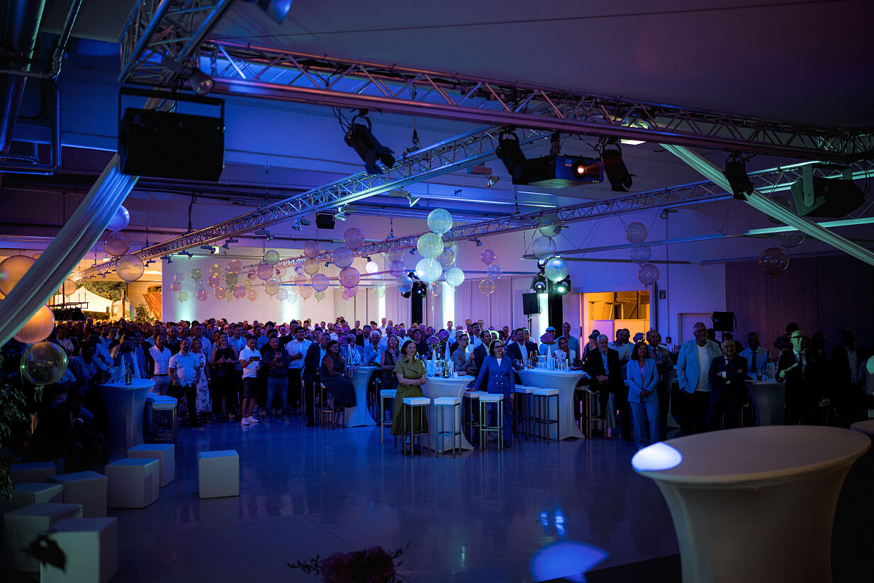 75 Jahre List Holding Gruppe – ein festlicher Abend mit Mitarbeitenden, Familie und langjährigen Wegbegleiter:innen.