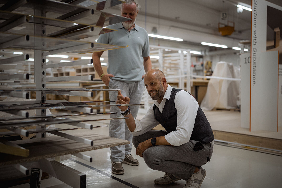 Im Rahmen der Feierlichkeiten hatten die Gäste die Gelegenheit, die Produktionshallen zu besichtigen.