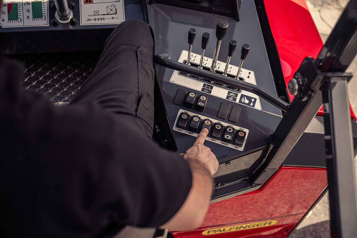 Modernste Komponenten sorgen beim FLM 25 für ergonomische Arbeitsabläufe und eine sichere Handhabung.