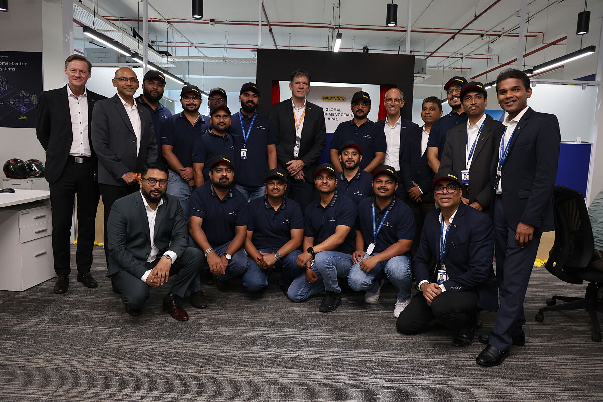 Das Team bei der offiziellen Eröffnung des neuen Global Development Center.