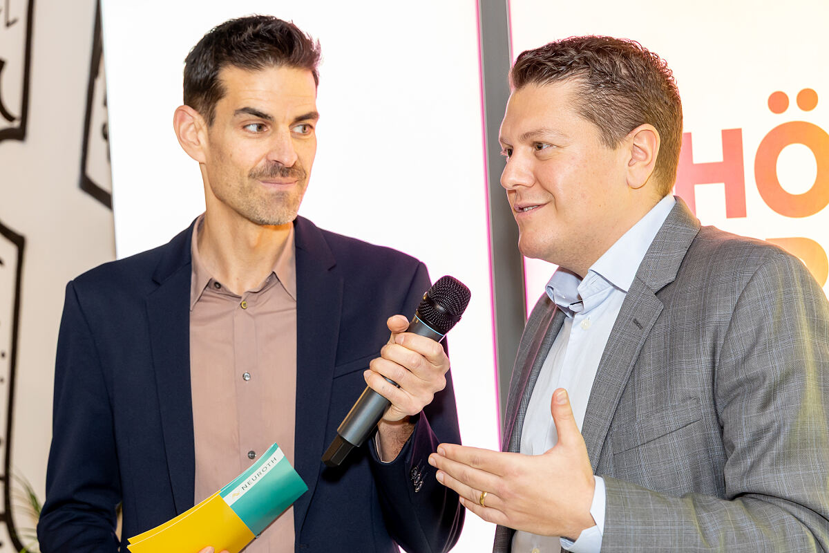 Ralph Huber-Blechinger (ORF-Lotto-Moderator), Lukas Schinko (CEO der Neuroth-Gruppe)